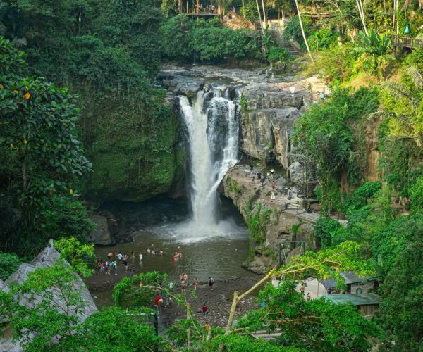 tegenungan waterfall